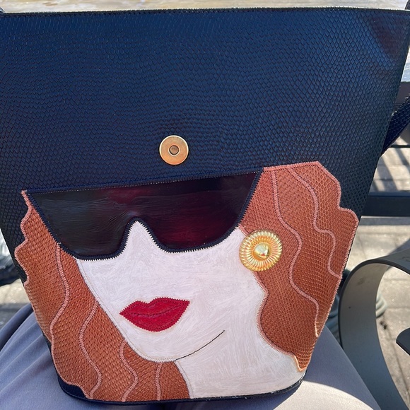 Chic Purse - Picture 8 of 12